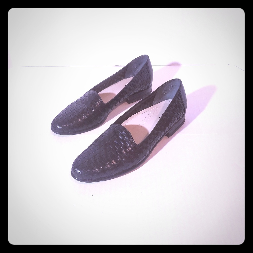 Women's Trotters Flats